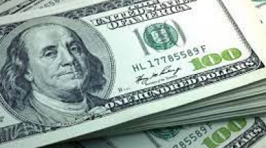 El dólar blue volvió a subir: cerró a $381
