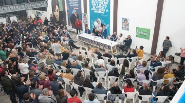 Con un masivo plenario, el peronismo de la séptima sección puso primera y pide por Cristina candidata