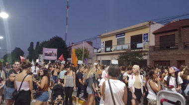 Con una gran convocatoria, se llevó a cabo una nueva marcha por el 8M en Olavarría