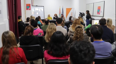 Ante un gran marco de público se presentó el libro “PolíticA y PúblicA”