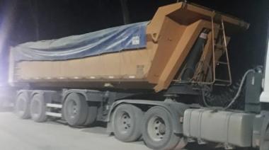 Un hombre falleció luego de caer de espaldas cuando colocaba una lona en un camión