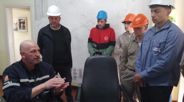 Estudiantes de la EET N° 2 visitaron la oficina técnica del Servicio Eléctrico