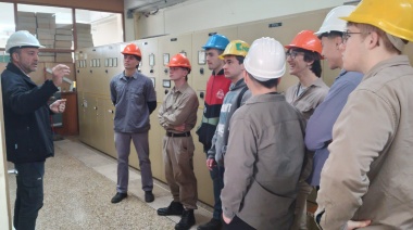 Estudiantes de la EET N° 2 visitaron la oficina técnica del Servicio Eléctrico