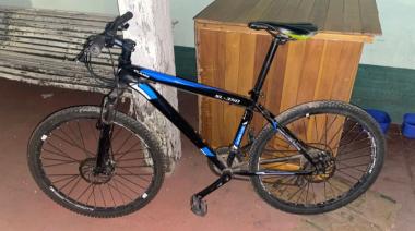 Circulaba en una bicicleta que sería robada, se resistió pero terminó aprehendido