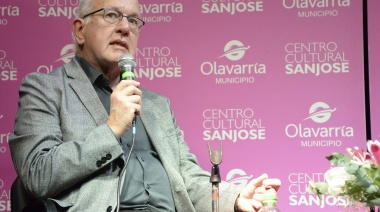 Con Adrián Berra y Pablo Sirvén culminó la Muestra Libros en Olavarría