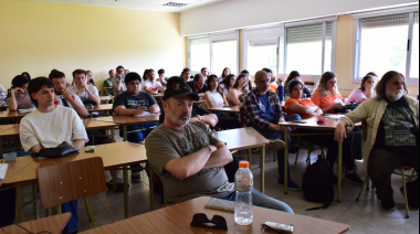 Se llevó a cabo la Mesa Redonda “Periodismo, Comunicación Política y Medios Locales”