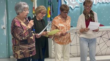 Emotivo cierre del taller "Tejiendo historias cooperativas"