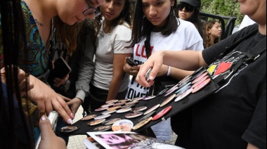 Las "Swifties" marcan presencia en la previa de la trilogía de los shows