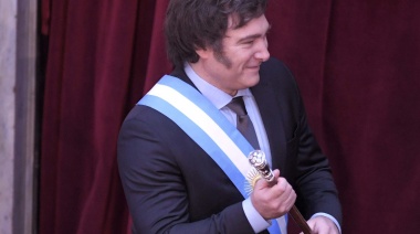 El curioso detalle del bastón presidencial y el recuerdo “a sus hijos”