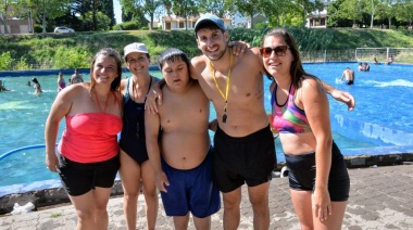 El intendente Wesner visitó la sede de Racing de Escuelas Abiertas de Verano