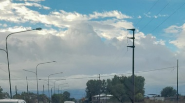 La intensa lluvia dejó calles anegadas y barrios inundados