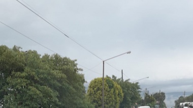 La intensa lluvia dejó calles anegadas y barrios inundados