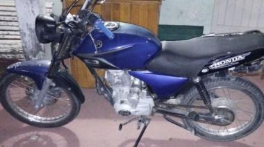 Atrapan a un joven que intentaba robar una moto, tenía antecedentes