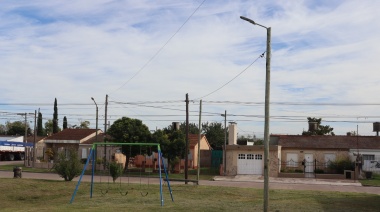El Municipio colocó luminarias LED en la plaza del barrio Facundo Quiroga