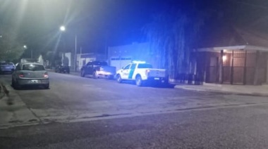 Un hombre fue atropellado por un auto mientras cruzaba la calle
