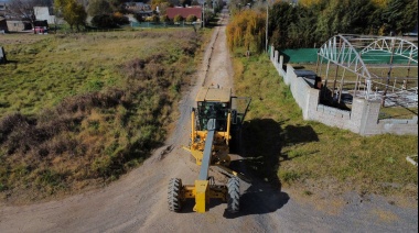 El Municipio lleva adelante trabajos de mejoramiento de calles, limpieza de canales y mantenimiento de plazas