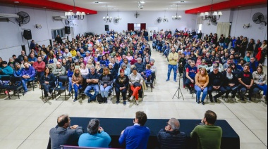 El intendente Wesner entregó escrituras a 292 familias olavarrienses