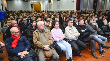 Maximiliano Wesner reinauguró el Salón Rivadavia y brindó un informe de gestión