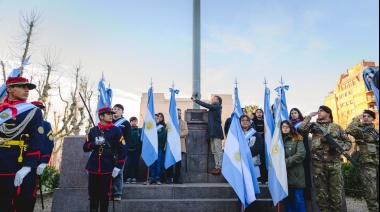 El intendente Maximiliano Wesner encabezó el acto protocolar del 9 de julio