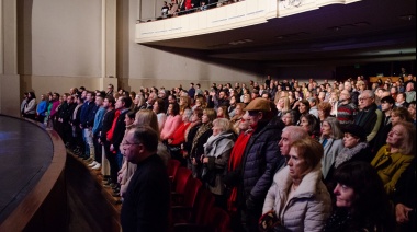Con el Teatro Municipal a sala llena culminaron los Festejos por la Independencia
