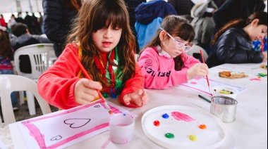 Una multitud se acercó a disfrutar del Festival de las Infancias en el predio de la Sociedad Rural