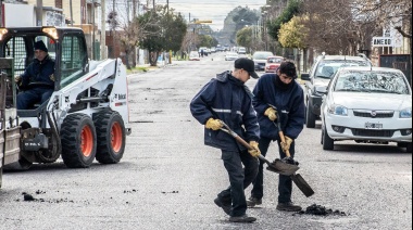 El Municipio continúa con trabajos de bacheo en distintos puntos de la ciudad