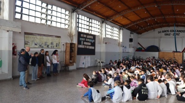 A partir de un pedido de la Escuela Primaria N°51 se realizó una nueva pintada de sendas peatonales
