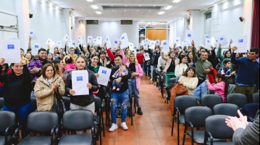 El Intendente Wesner hizo entrega formal de lotes con servicios a 112 familias