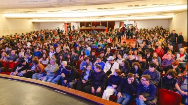 Ante un Teatro Municipal colmado, Agustín Vernice fue reconocido como “Ciudadano Ilustre”