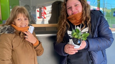 El CAPS Nº 18 regaló plantines de espinaca a la comunidad