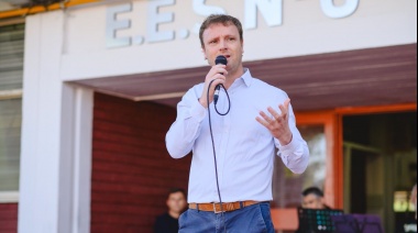 Wesner encabezó la reinauguración del edificio de las escuelas secundarias N° 6 y N° 8