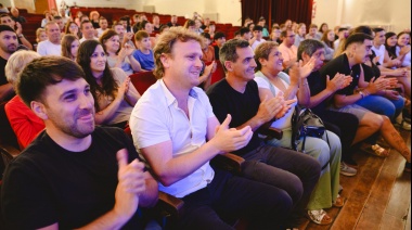 Federico Chingotto ofreció una emotiva charla abierta en el Teatro Municipal