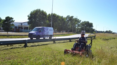 El Municipio realiza el corte de pasto en rotondas de Ruta Nacional Nº 226