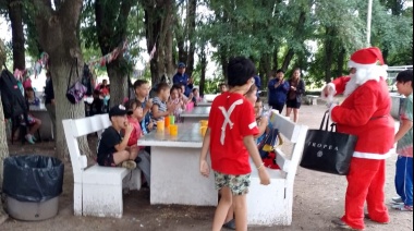 Papá Noel visitó los Centros de Día Municipales