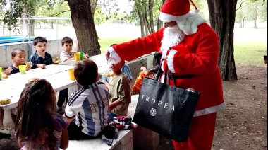 Papá Noel visitó los Centros de Día Municipales