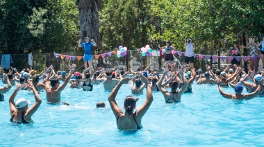 Gran marco de público en el Primer Festival de Acquagym y Yoga
