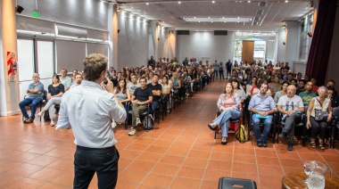 Maximiliano Wesner presentó un informe de gestión ante más de 250 integrantes de la comunidad educativa