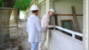 El intendente Maximiliano Wesner visitó la Escuela Primaria Nº 76 del barrio Jardín
