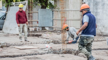 El intendente Wesner visitó las obras de refacción y ampliación de la Escuela N° 57