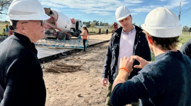 Comenzó el hormigonado de la obra de pavimentación de la avenida La Rioja