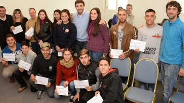 Programa “Espejos”: se entregaron las becas a los deportistas