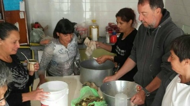 Jornada de Ollas Populares: La Policía irrumpió en el local de Saúl Bajamon