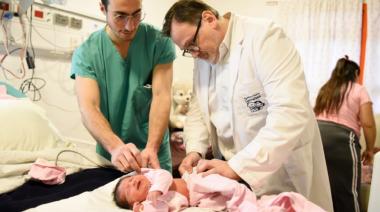 La historia de Samira, la niña con mielomeningocele operada en el Garrahan antes de nacer