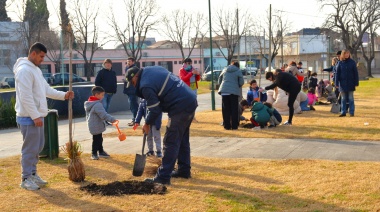 El Consejo Municipal del Arbolado Público llegó al Jardín N° 902 con charla y acciones de conservación de espacios verdes