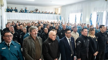 El intendente Wesner y el ministro Juan Martín Mena encabezaron el acto por el Día del Agente Penitenciario