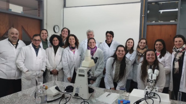 Profesionales del área de Bromatología del Municipio presentes en un Curso de Triquinosis