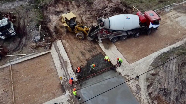 Avanza la obra de pavimentación en el barrio Carlos Pellegrini
