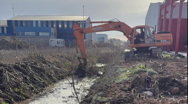 El Municipio avanza con la limpieza de canales de los sectores II y V del Parque Industrial