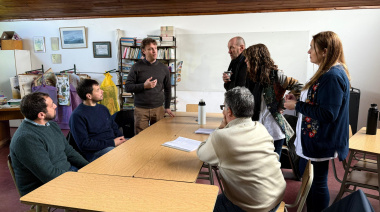 El intendente Wesner visitó la Escuela N° 80