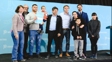 Junto al Gobernador, el intendente Wesner entregó las primeras 58 viviendas del barrio CECO III y más de mil escrituras